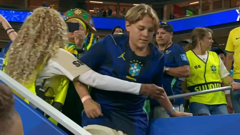 Seguranças barram Davi Lucca após vitória do Brasil