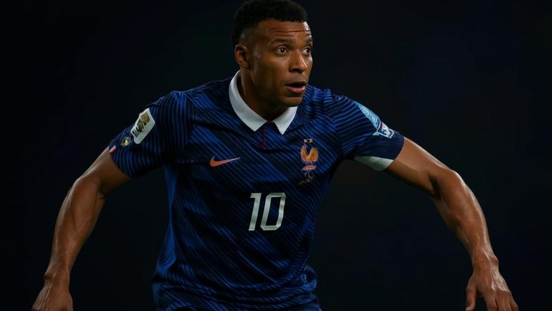 Kylian Mbappé e Erling Haaland em ação na Copa do Mundo de 2026 — Foto: Getty Images