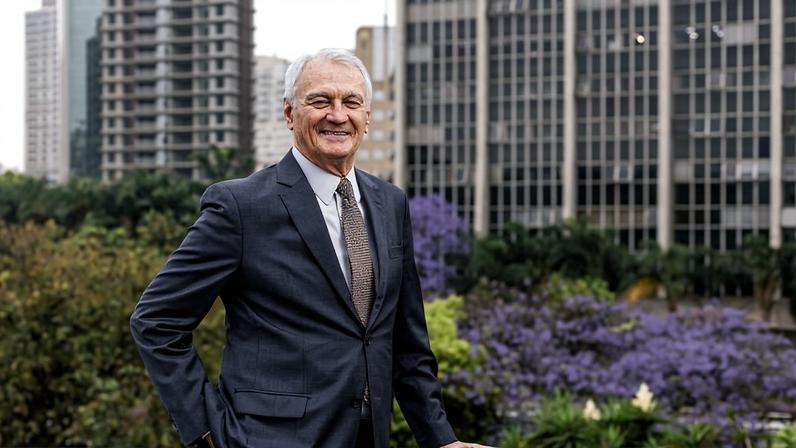 Ivo Dall'Acqua Jr. no terraço da sede da FecomercioSP, na Avenida Rebouças, em São Paulo; presidente da entidade assumiu o cargo na quarta-feira (24)