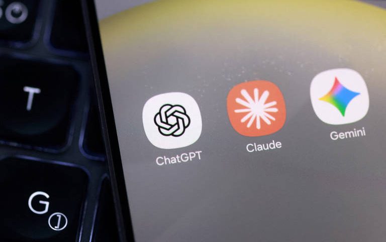 Ícones dos chatbots de IA ChatGPT, Claude e Gemini