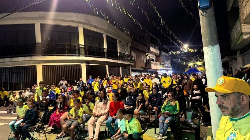 Transmissão de jogo da Copa no Jardim Sinhá, zona leste de SP, custeado com emenda da vereadora Edir Salles (PSD)