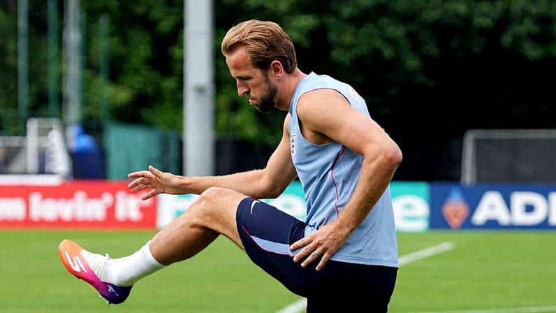 Harry Kane durante sessão de treinos em Kansas, antes de confronto contra o Panamá