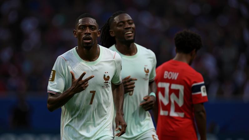 Dembélé, da França, comemora seu terceiro gol na partida contra a Noruega pela Copa do Mundo