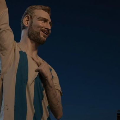 Estátua de Messi vira alvo de piadas na web por formato estranho