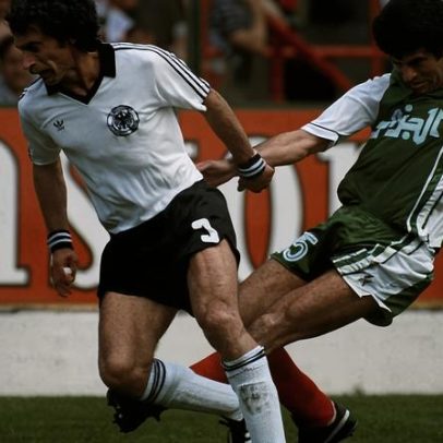 Áustria enfrenta Argélia na Copa 44 anos após o Jogo da Vergonha