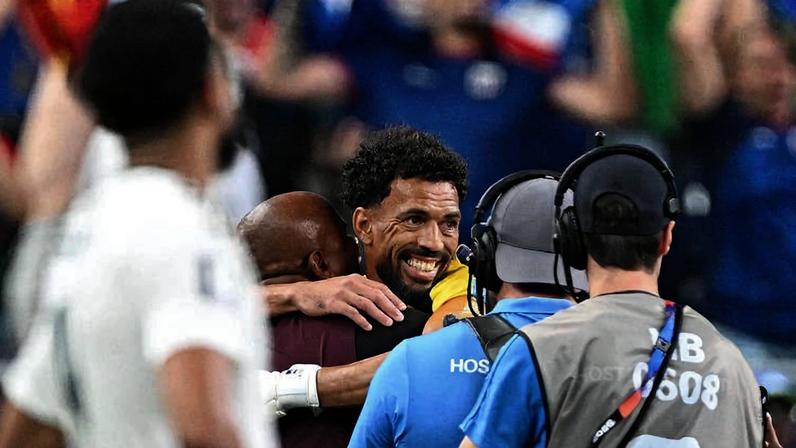 O goleiro Vozinha depois do empate sem gols contra a Arábia Saudita que classificou Cabo Verde para o mata-mata da Copa do Mundo