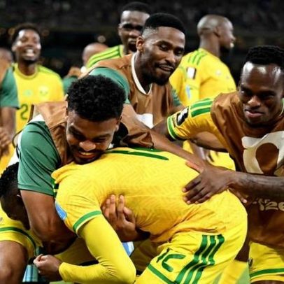 África do Sul e Canadá duelam por vaga nas oitavas da Copa