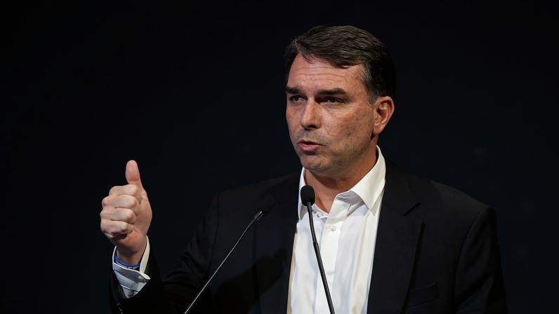 O senador Flávio Bolsonaro em evento em Brasília