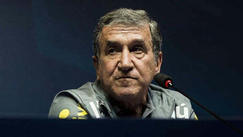 Carlos Alberto Parreira em entrevista coletiva como diretor técnico da CBF, no Rio de Janeiro, em 2013