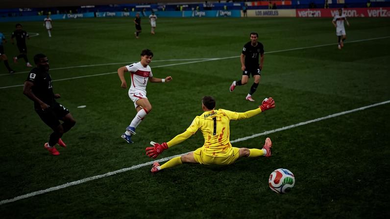 Jogador do Real Madrid, Arda Güler marca para a Turquia na vitória contra os EUA na Copa de 2026