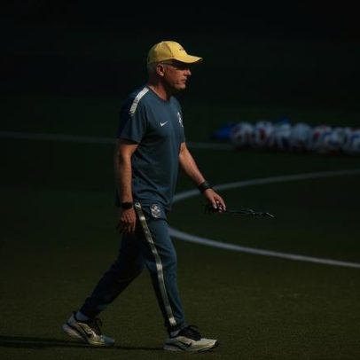 Brasil treina sob calor intenso antes do jogo contra o Japão na Copa