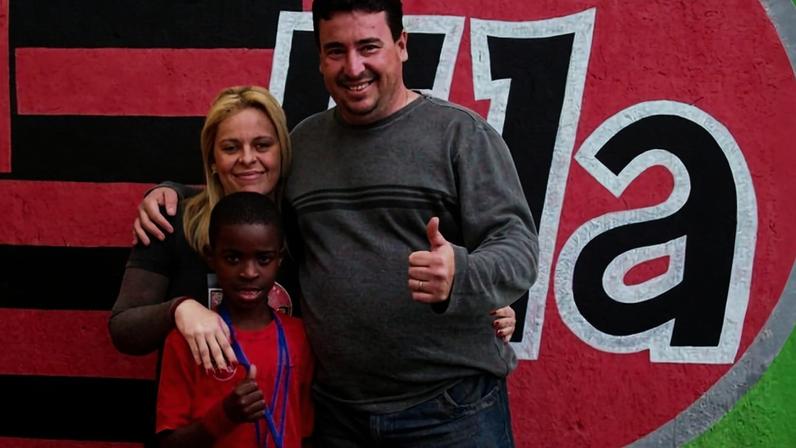 Cacau, Valéria e Vini Jr quando criança na escolinha de futebol
