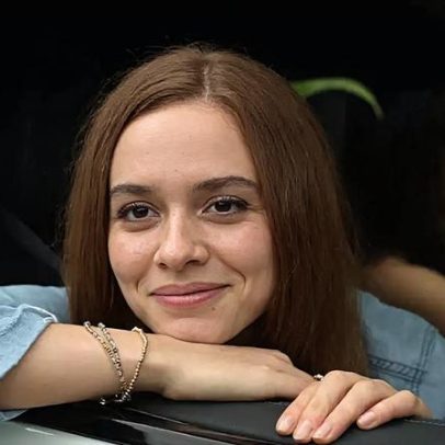 Elenco de Depois Daquele Ano revela perfis nas redes sociais