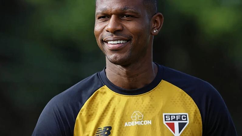 Cuca terá até o fim da Copa do Mundo para rever o elenco para a sequência da temporada –