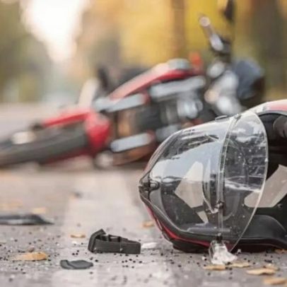 Queda de moto e atropelamento deixam uma morte em Porto Alegre