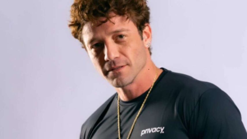‘Fiquei em pânico’: longe da Globo, ator de ‘Malhação’ sofre acidente íntimo bizarro durante momento com a esposa.