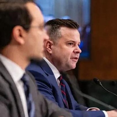 Autoridades de inteligência recebem Pulte e Clayton