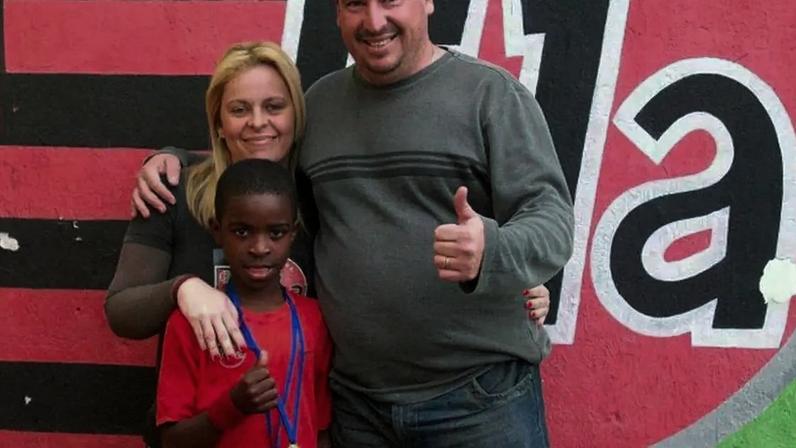 Cacau, Valéria e Vini Jr quando criança na escolinha de futebol