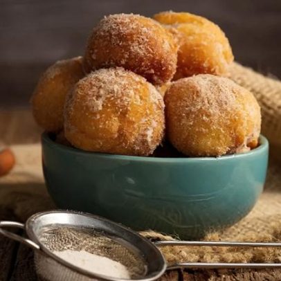 Bolinho de chuva assado sem glúten: versão mais leve do sabor infantil