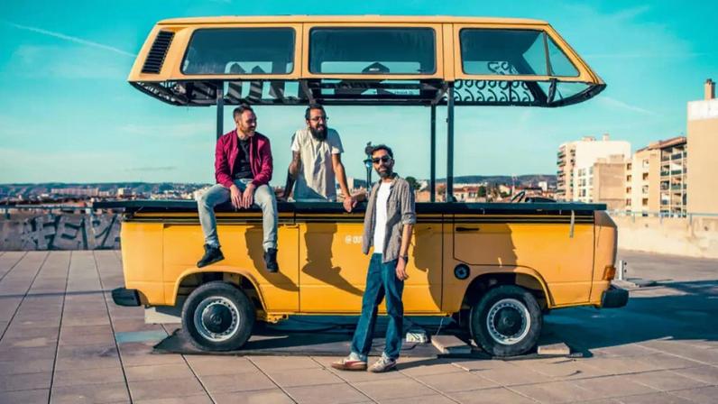 Capa de “All’Alba”, primeiro EP do grupo Bakir, lançado pelo selo Gros Oeuvre Records.