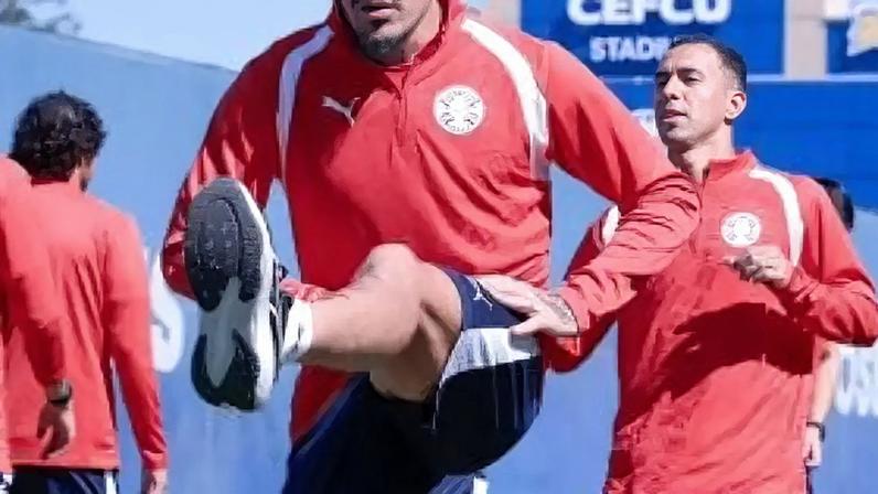 Paraguai encara Estados Unidos na estreia