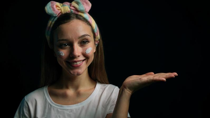 Saiba quais os riscos do skincare infantil