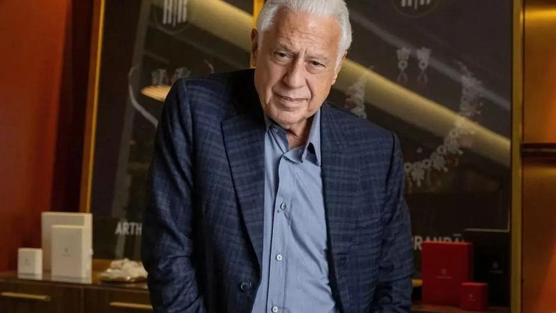 Quem matou Arthur Brandão? Personagem será jogado da sacada de seu prédio.