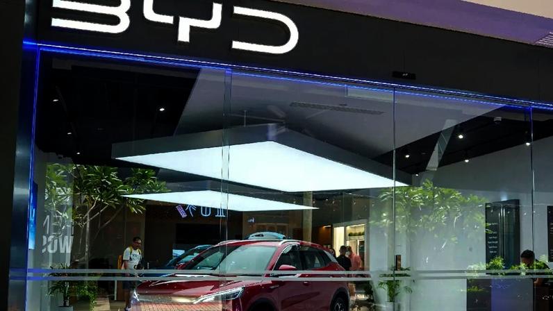 Carro Da Byd Na Concessionaria