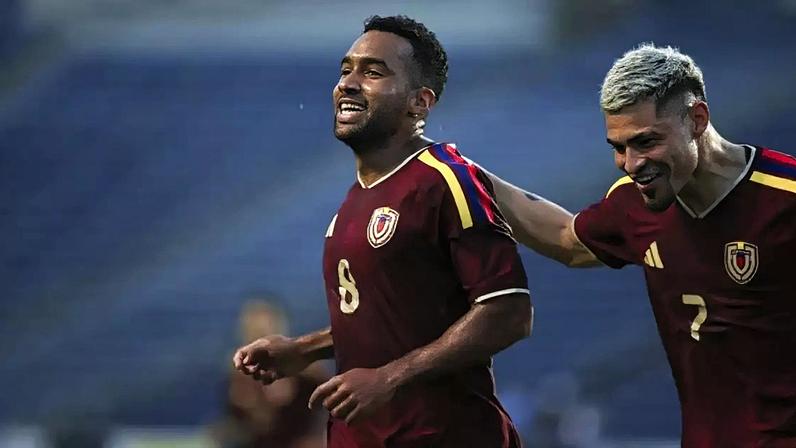 O venezuelano Aramburu recebe a marcação do iraquiano Ibrahim Bayesh –