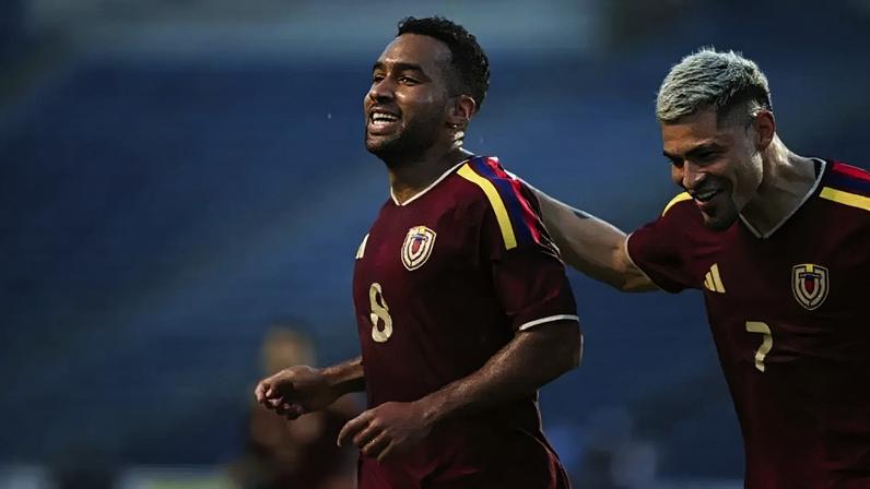 O venezuelano Aramburu recebe a marcação do iraquiano Ibrahim Bayesh –