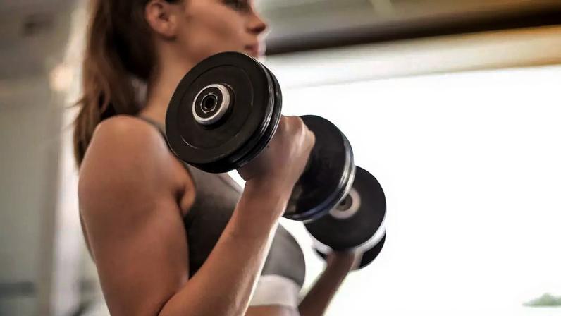 Descubra como de 90 minutos a duas horas de musculação por semana reduzem o risco de morte precoce