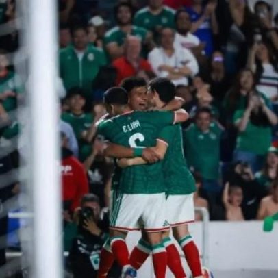 Seleção mexicana anuncia convocados da Copa com voz de Roberto Bolaños