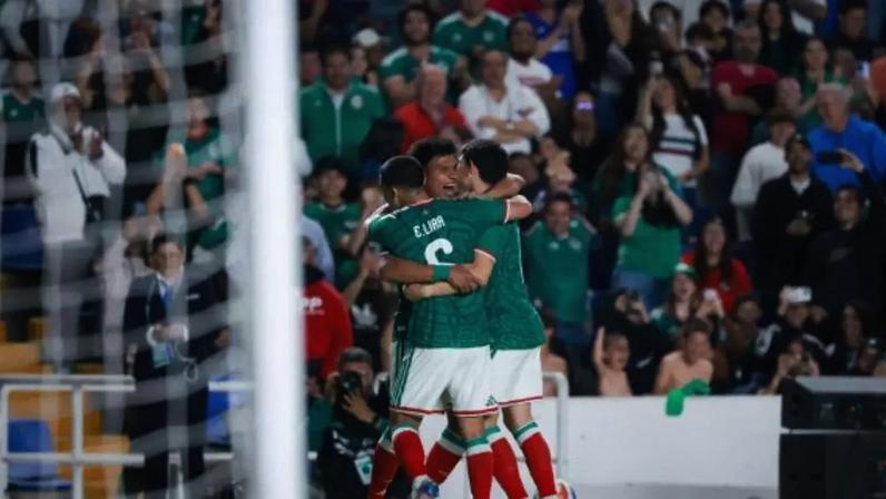 Divulgação/Selección Nacional @miseleccionmx - Legenda: Seleção Mexicana homenageia Roberto Bolaños em vídeo especial para anunciar os convocados da Copa do Mundo de 2026