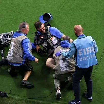 Zagueiro uzbeque atropela cameraman durante jogo contra a Colômbia