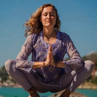 Agachamento asiático: o que é e como ajuda a prevenir dores no corpo