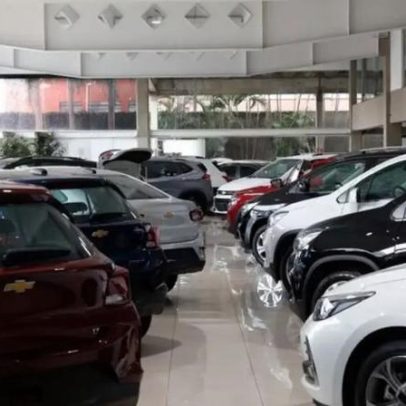 Carros que mais perdem valor na revenda encalham nas lojas