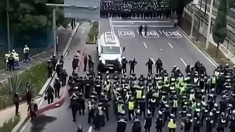 Protestos no México fecham rua que dá acesso ao estádio Azteca –
