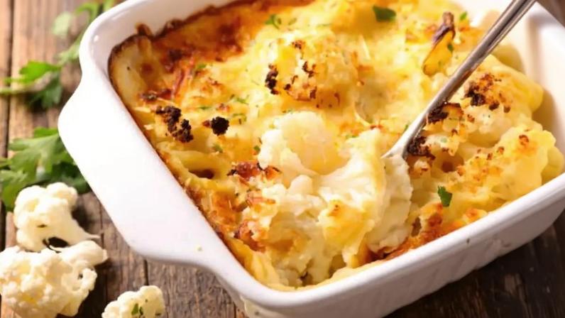 Couve-flor gratinada fit e proteica.