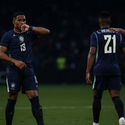 Camisa azul volta à Copa com retrospecto histórico e novidade para o Brasil
