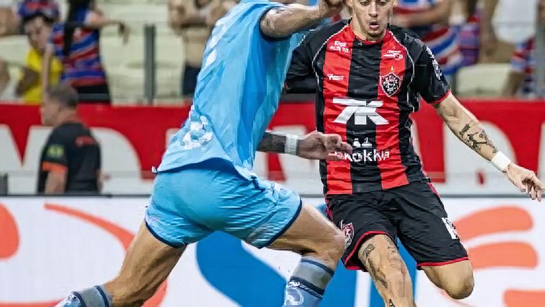 Vitória vence Fortaleza na Arena Castelão por 2 a 1.