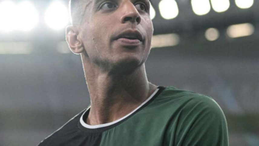 Victor Sá em ação com a camisa do Krasnodar, da Rússia –