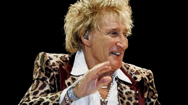 Rod Stewart precisa de tanque de oxigênio após quase desmaiar no palco. Veja