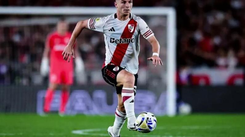 Galoppo em ação com a camisa do River Plate / Jogada10
