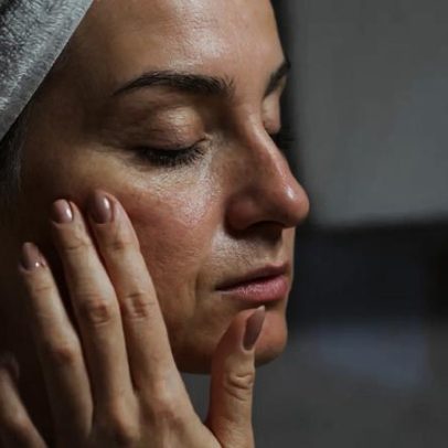 Movimento de skincare sem rotina de 10 passos esvazia prateleiras