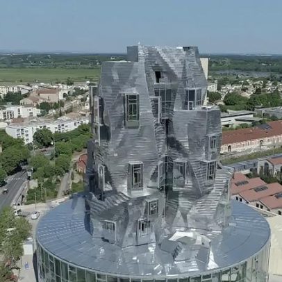 LUMA Arles: dano a construções leva sal a função inesperada em edifício francês