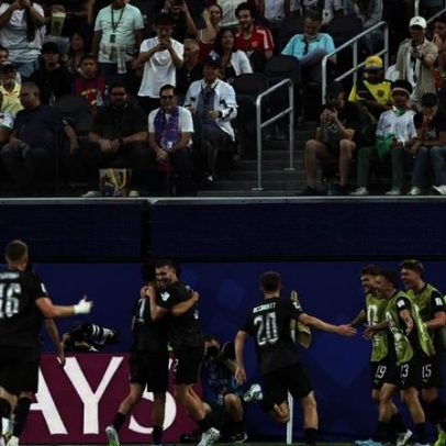 Irã e Nova Zelândia empatam jogo com muitos gols