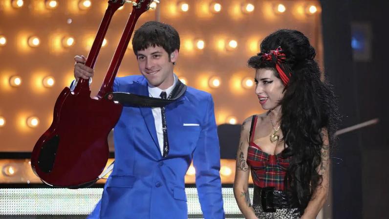Mark Ronson e Amy Winehouse, em 2008