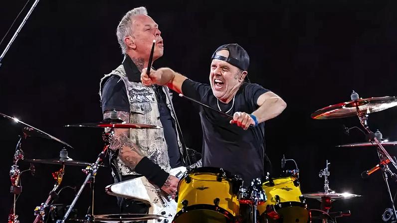 James Hetfield e Lars Ulrich durante show do Metallica em 2023