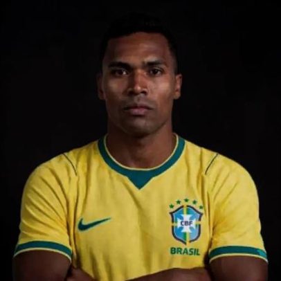 Ancelotti escolhe Alex Sandro entre os eleitos