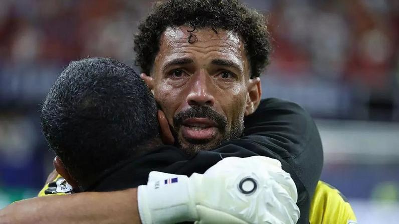 Vozinha pensou em se aposentar do futebol, mas o sonho de disputar uma Copa do Mundo falou mais alto